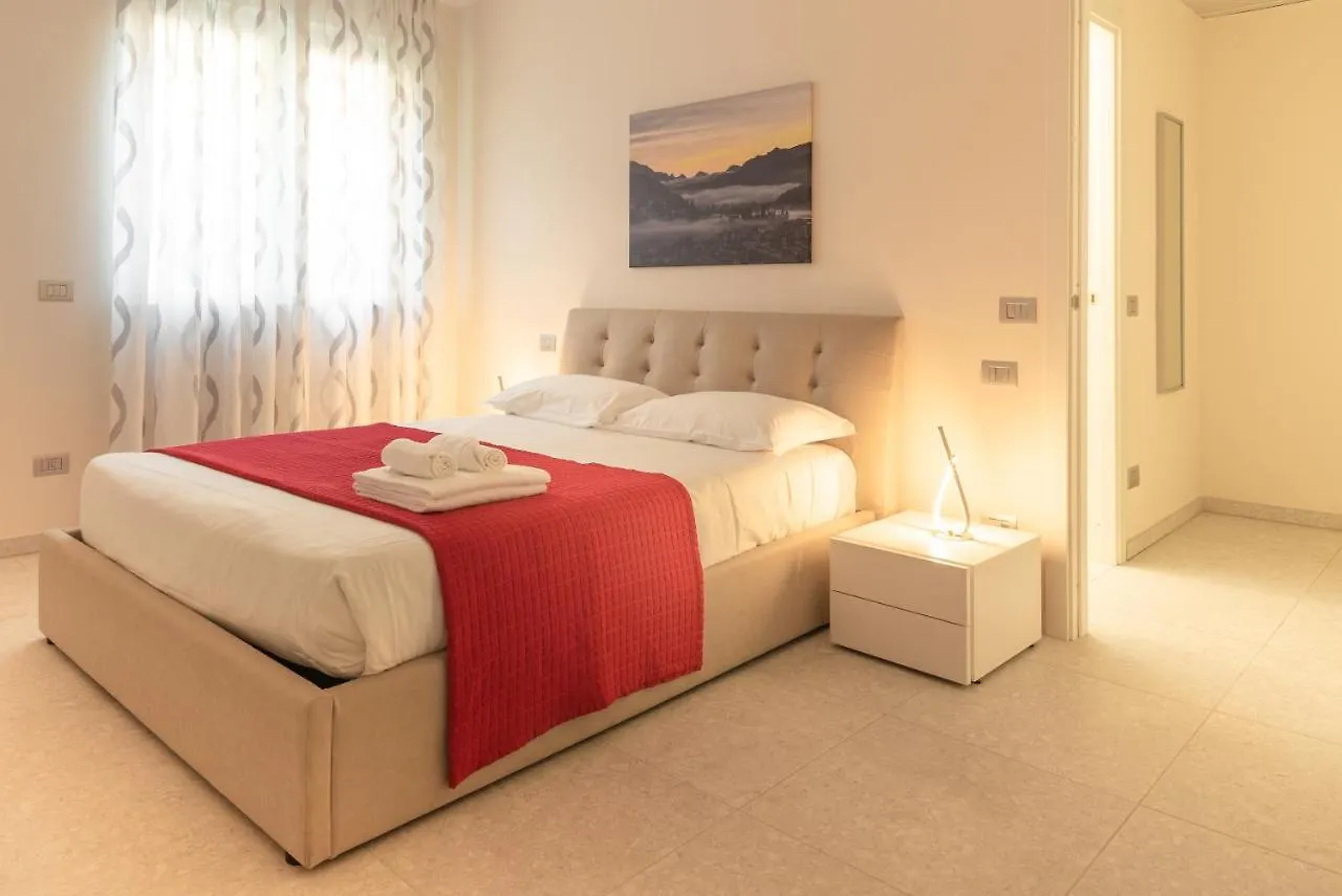 Yachting Residence Lavena Ponte Tresa Hotel apartamentowy